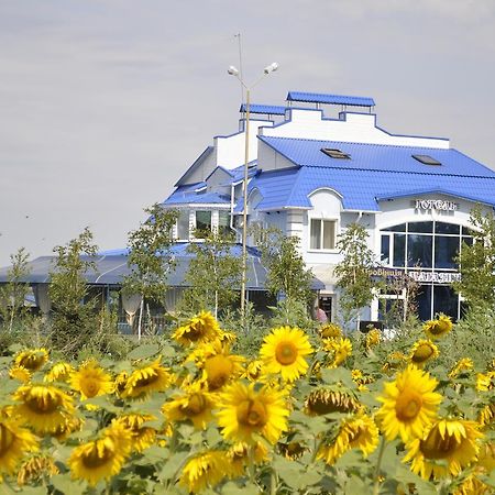 Hotel Vivat Provincia Takhtaulove Zewnętrze zdjęcie